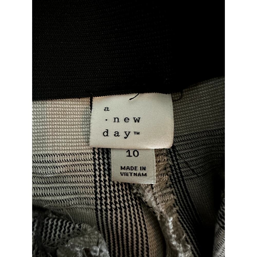 A New Day 10‎ Skinny Plaid Dress Pants - Picture 3 of 4